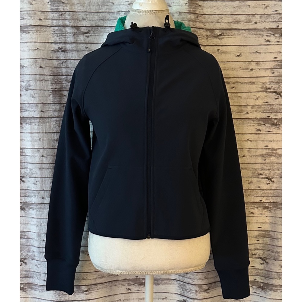 Nike Jacket - Picture 2 of 7